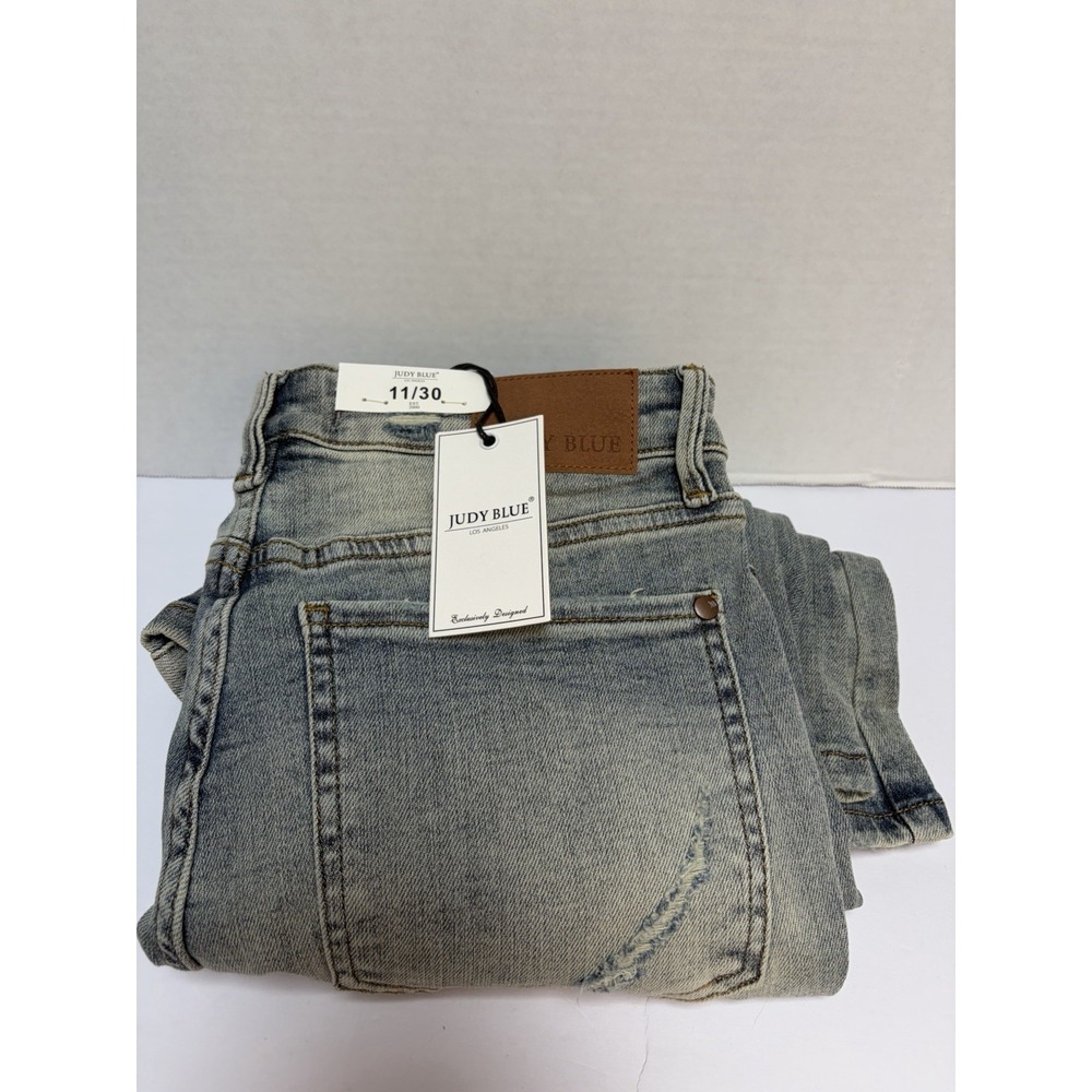 Judy Blue NWT Mid-Rise Flare Jeans Light Wash Tinted Size 11/30 Style #88655